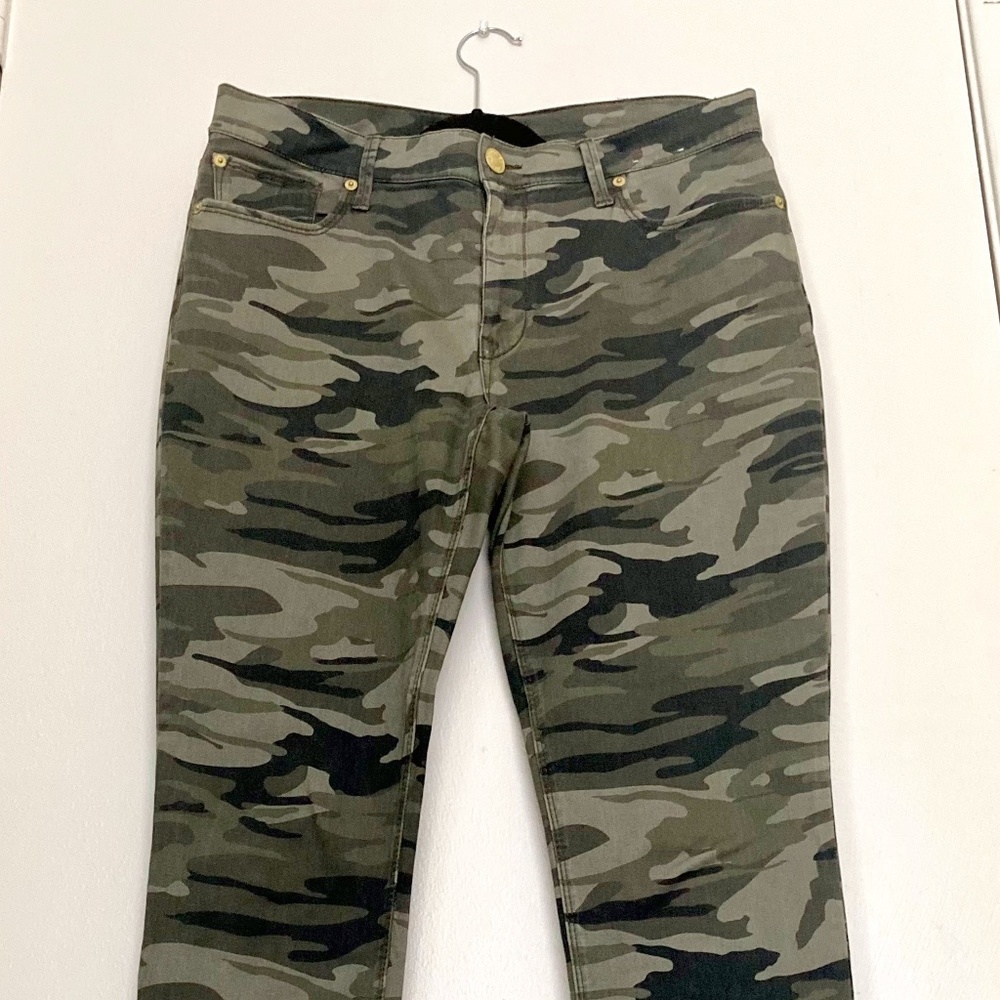 Express (NWOT) Ankle Legging Mid Rise Jeans / Size 10